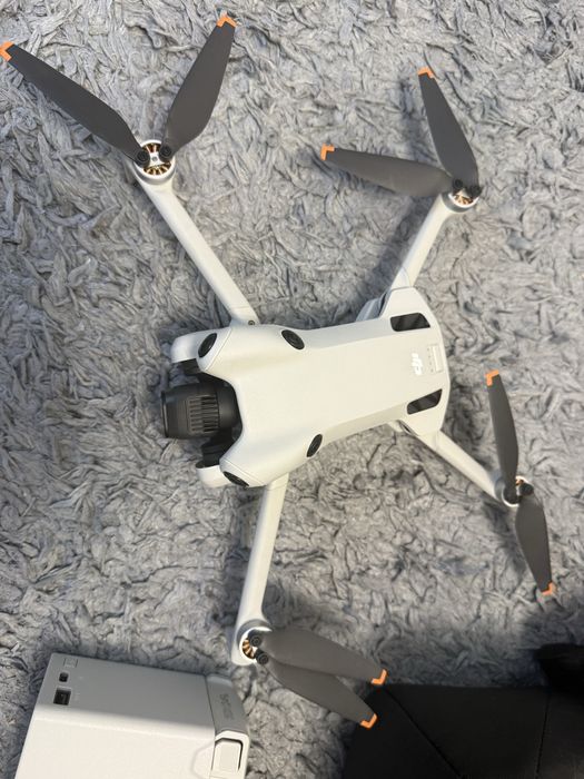 Drona DJI Mini 4 pro