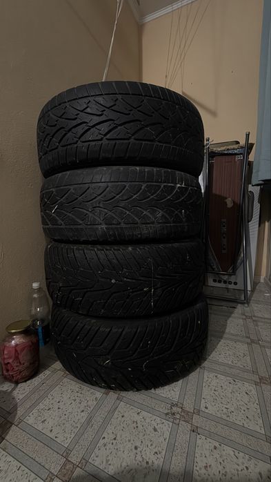 Продаются шины.