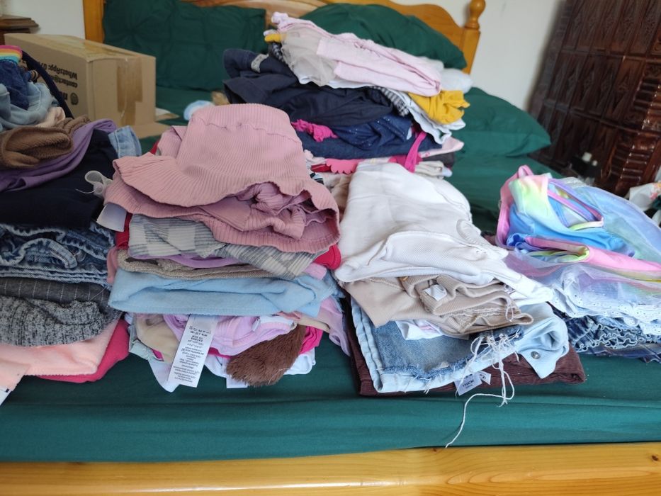 Lot haine fetițe mărime 104-110 cm