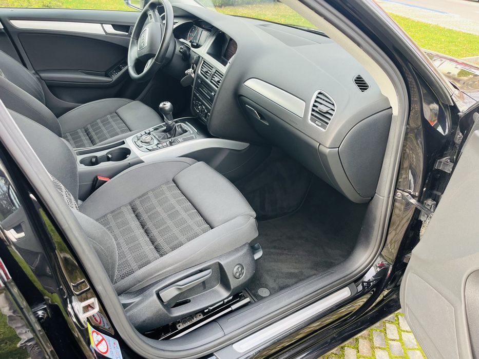 Audi A4 B8 2012 2.0D Full Impecabil