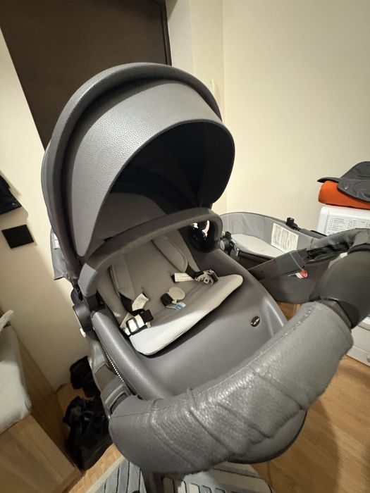 Продам коляску hot mom