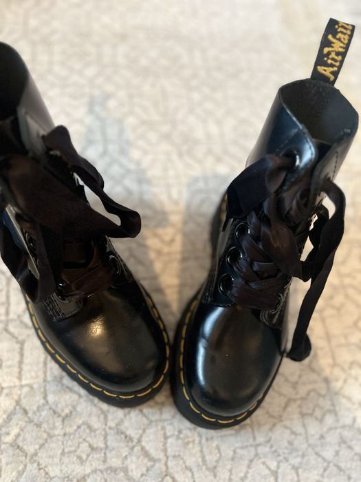 Bocanci DR. Martens cu platforma