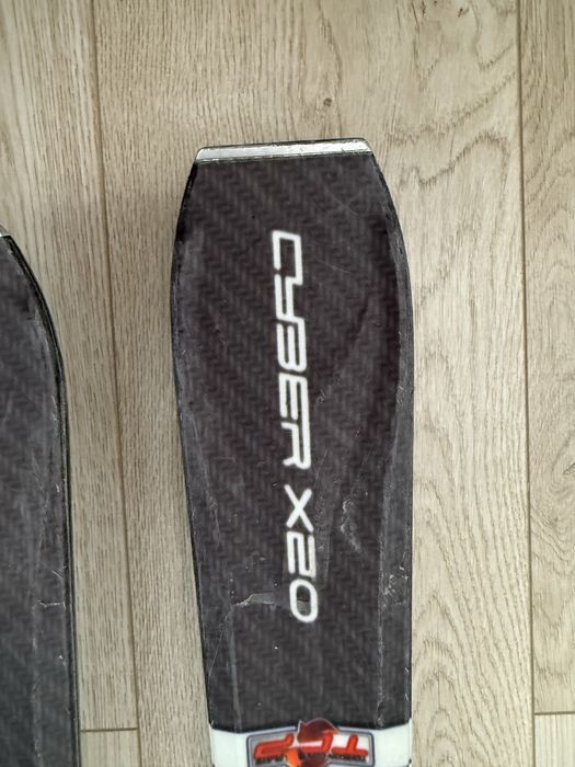 Skiuri Head Cyber x20