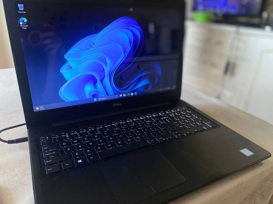 Ноутбук Dell Inspiron 5570.