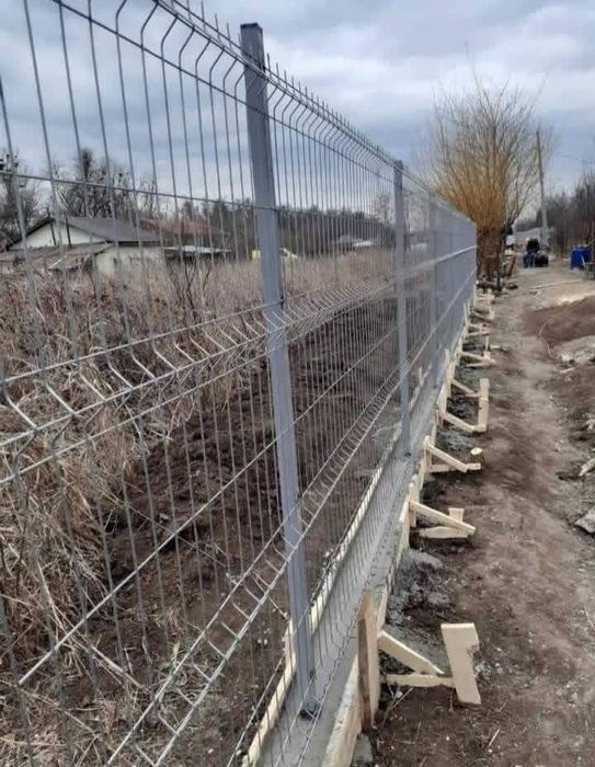 Construim garduri și porți
