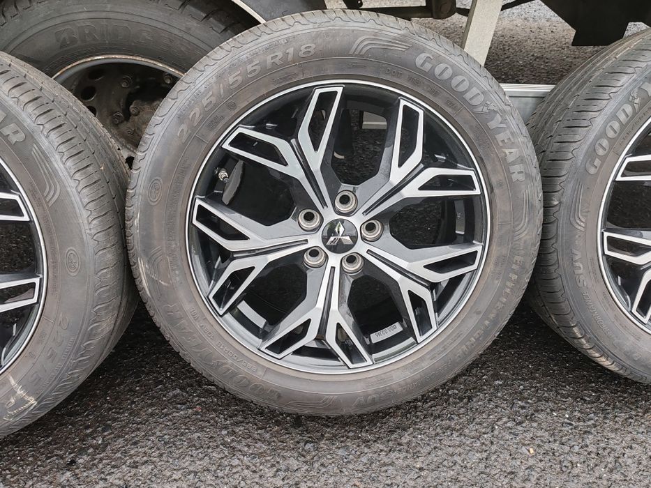 Mitsubishi Eclipse 225/55/18