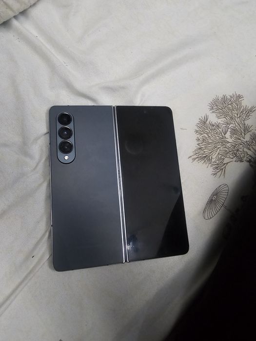 Samsung z fold 4