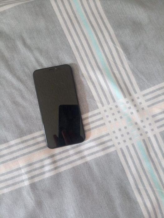 Продам iPhone X.