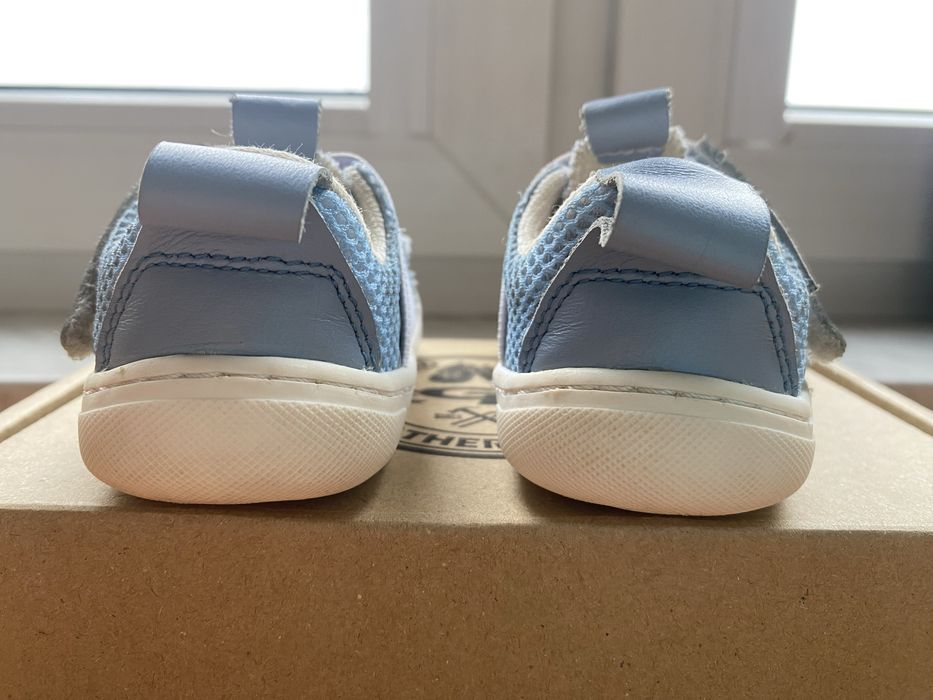 Бебешки боси обувки за прохождане Pegres