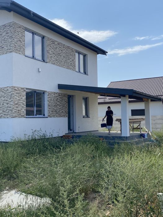De vanzare vila parter + etaj