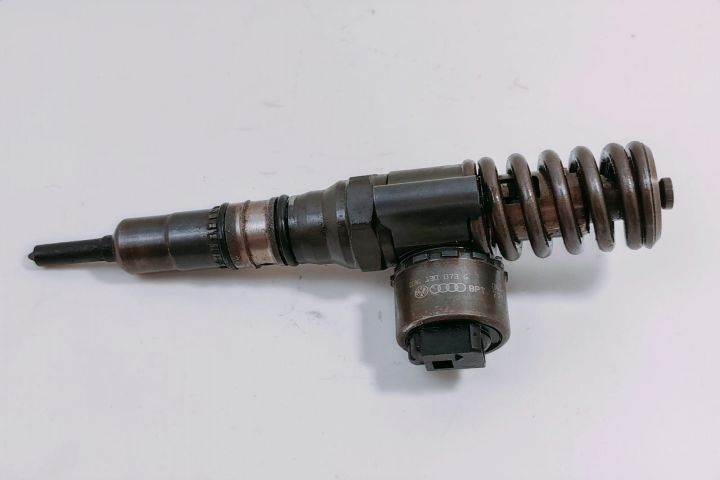Injector BPT 03G130073G BM Volkswagen VW Golf a 5-a generatie