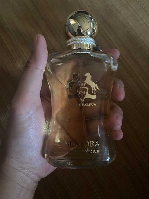 Fragrance World - Seniora Royal Essence 100ml