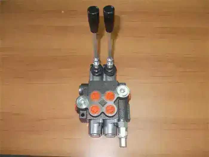 Distribuitor hidraulic 40-80 lt spargator crepator despicator lemne