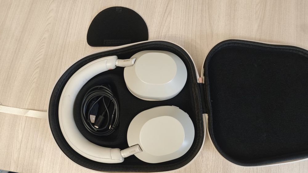 Наушники Sony WH-1000XM5