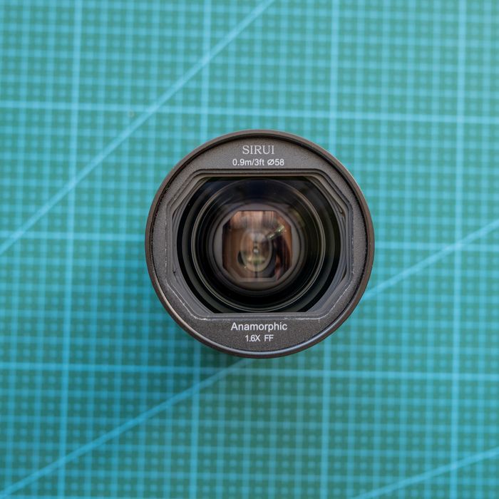 Sirui Saturn 35mm t2.9 1.6x anamorphic neutral flare- L-mount Lumix