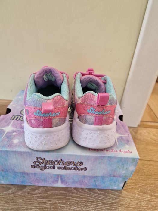 Детски маратонки - номер 27 - светещи skechers