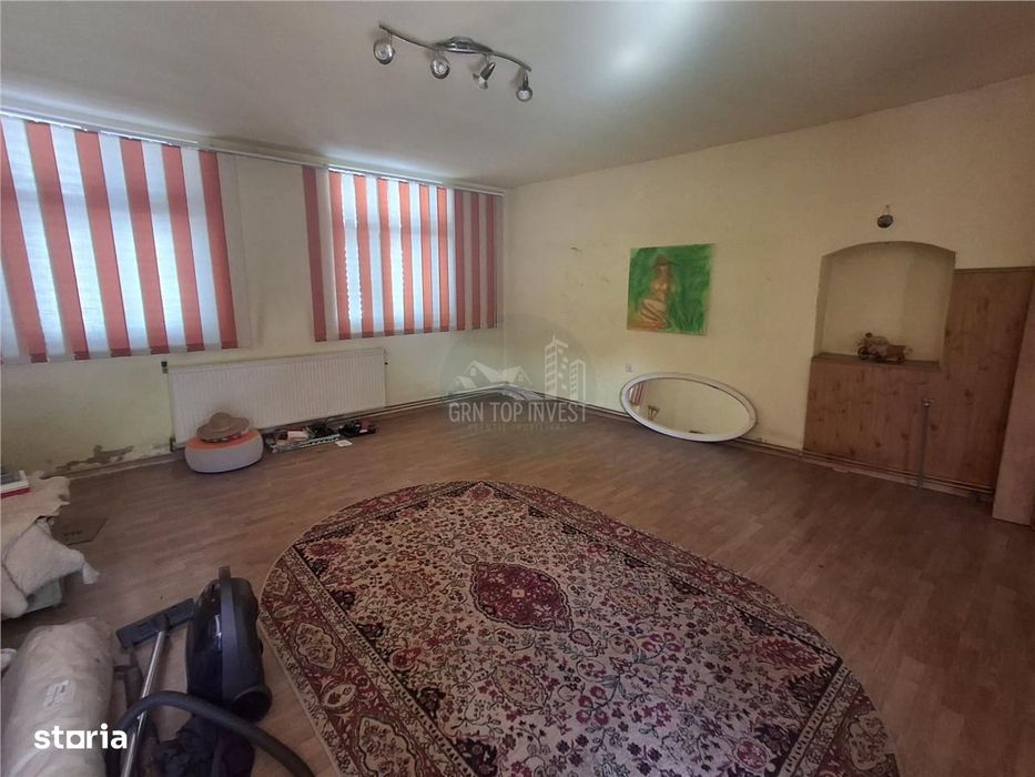 2 Apartamente la casa pivnita garaj in Cisnadie