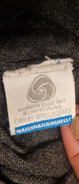 Pulover 60% lâna virgina, mărimea M-L