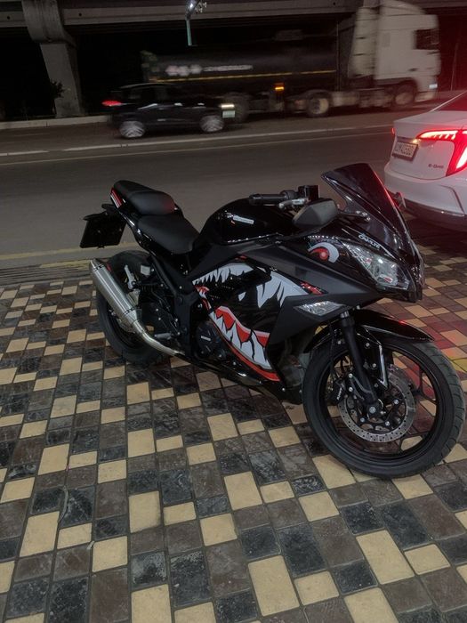 подаётся мотоцикл 200сс kawasaki