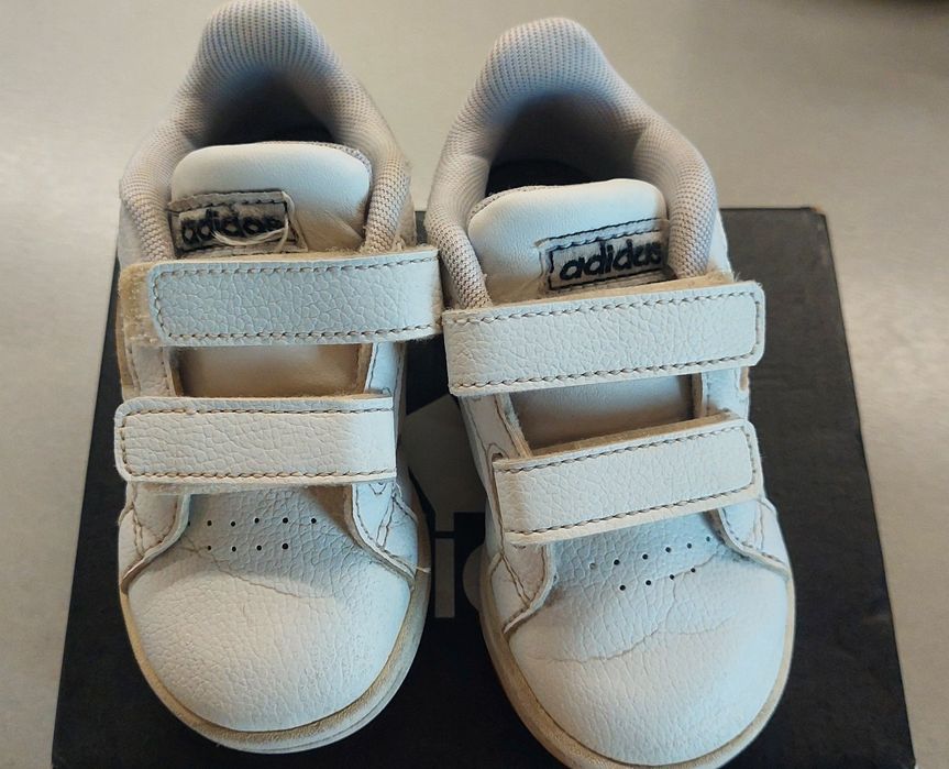 Маратонки Adidas 22 номер