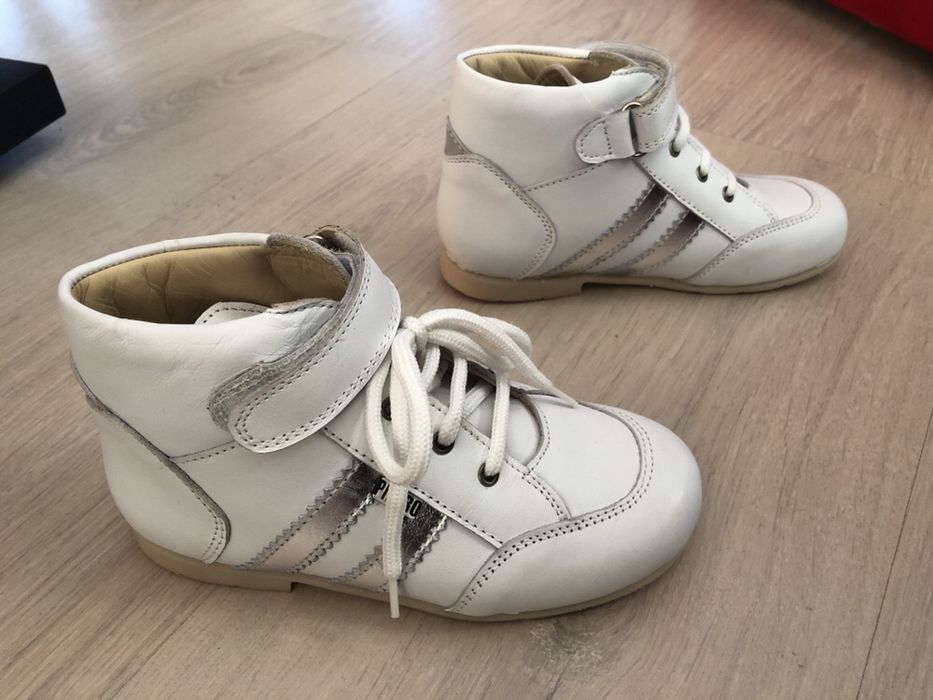 Vand pantofi piele(29) noi superbi.