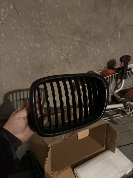 Продам решетку рестайлинговый на бмв е39