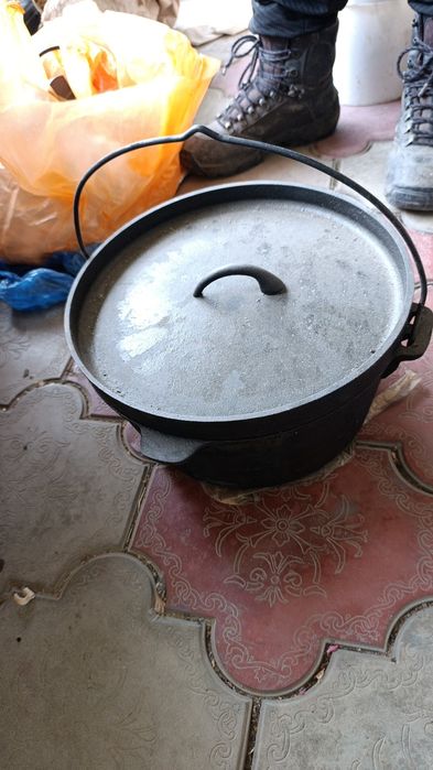 Котелок казан чугунный