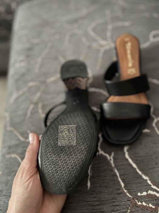 Шлёпки кожаные женские