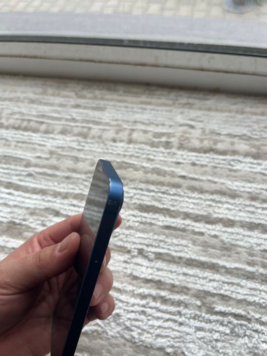 Продам Айфон Iphone 13