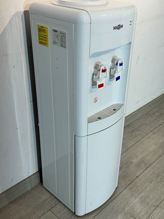 Dozator de Apă Maxim 1005A, cu Suport pahare