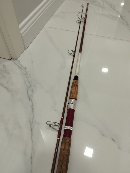 Ретро спининг въдица DAM