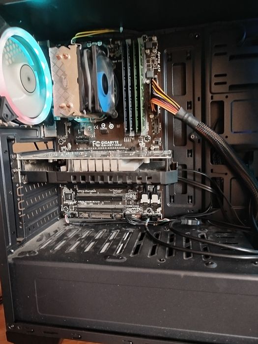 Продавам геймърски компютър