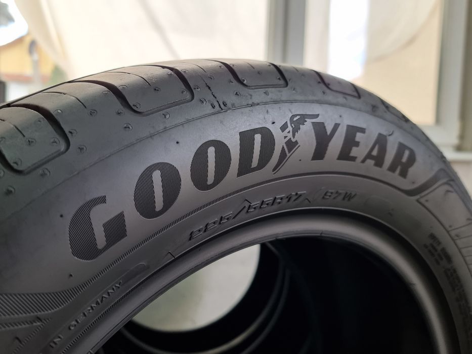 225/55/17 Goodyear 4Броя: 240€ 7мм