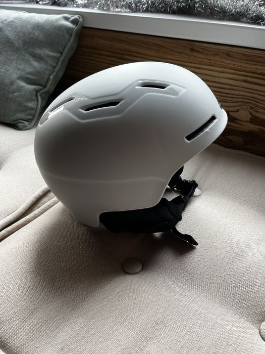 Зимна каска за ски/сноуборд sweet protection