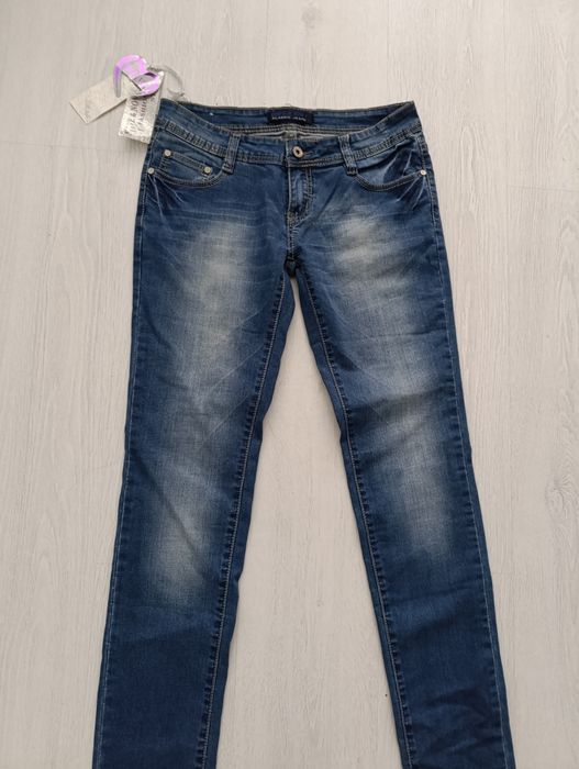 Blugi dama noi cu eticheta