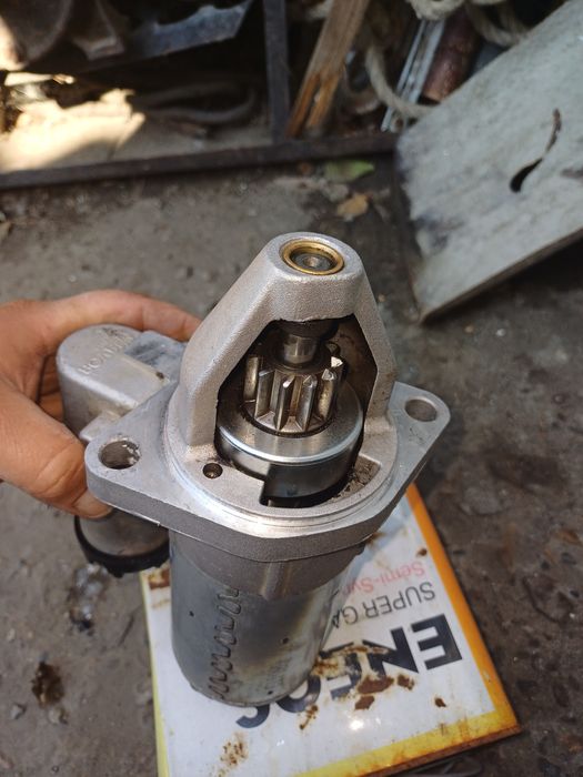 Стартер на ваз2114  почти новый