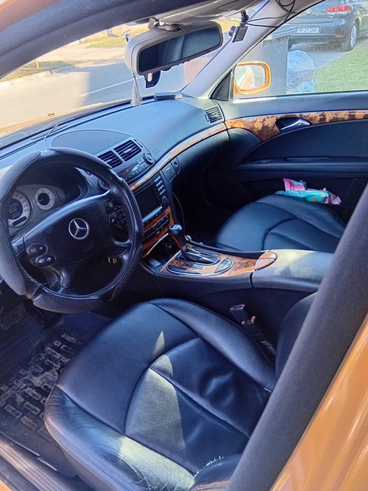 MERCEDES E-class W211