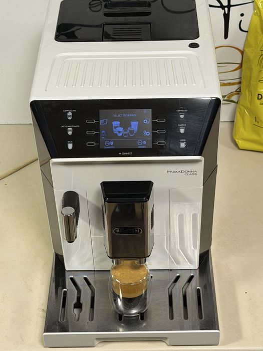 Кафемашина кафе автомат delonghi Primadonna CLASS с гаранция