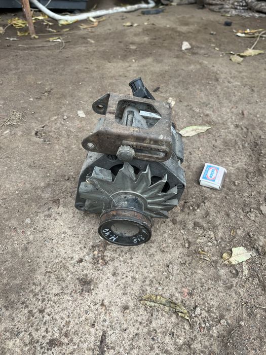 Запчасти от двиготеля бмв