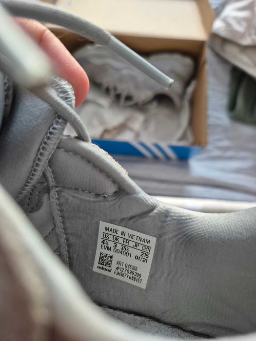 Adidas Ozweego номер 35 1/2