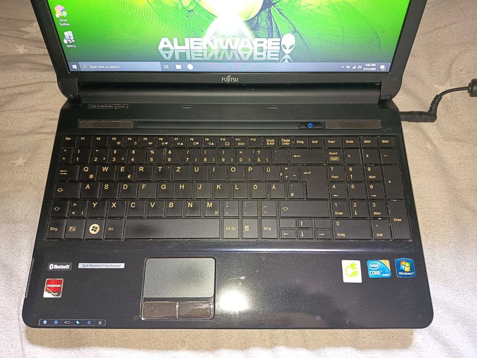 Laptop light gaming, Fujitsu Lifebook AH530, Core i5 480m, Radeon HD 5650, ram 8gb ddr3