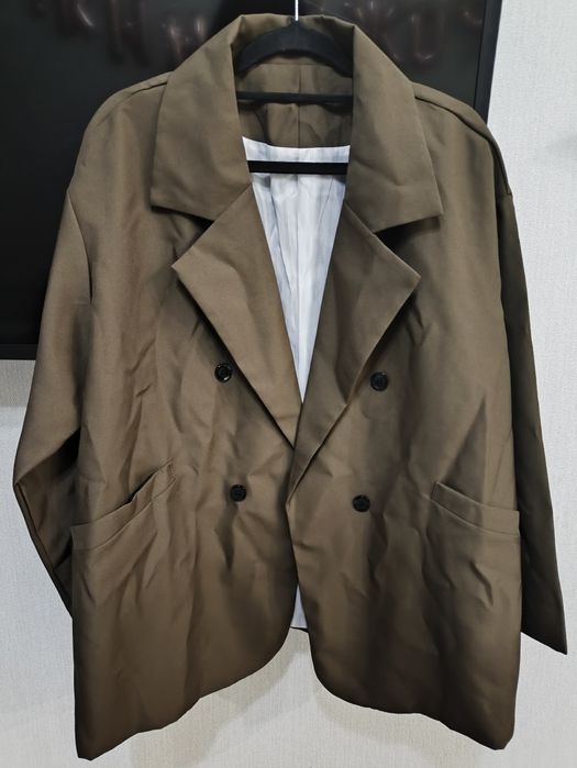 Срочно отдам даром женские вещи!