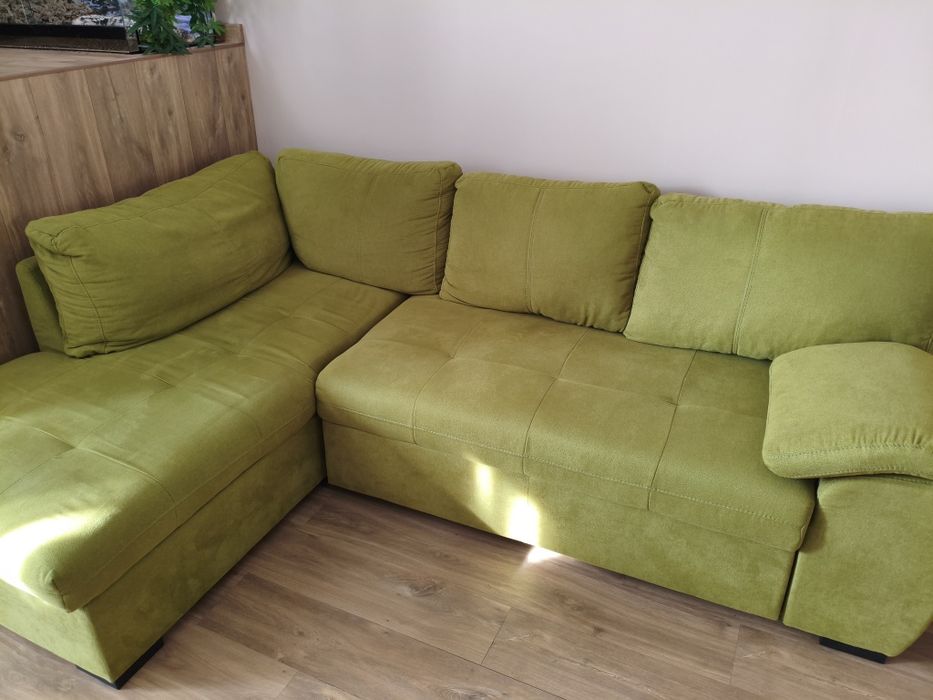 Ъглов диван зелен