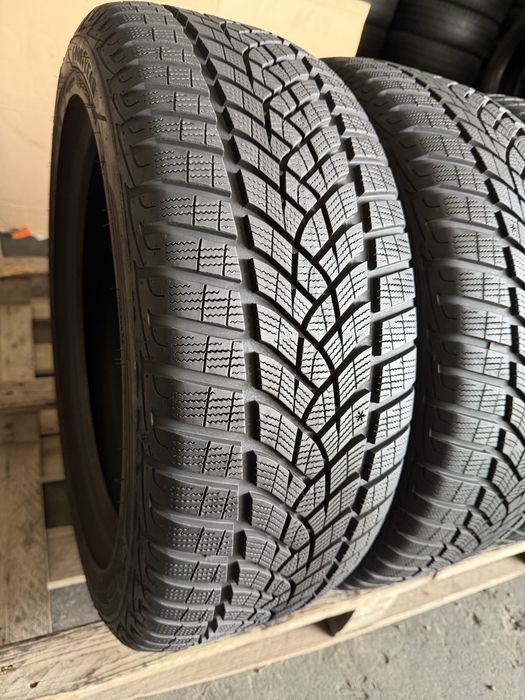 4 anvelope iarna 225/50/18 Goodyear Runflat ca noi!