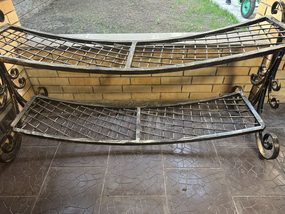 Чугунная дровница