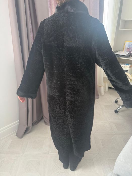 Продам мутоновую шубу с норкой