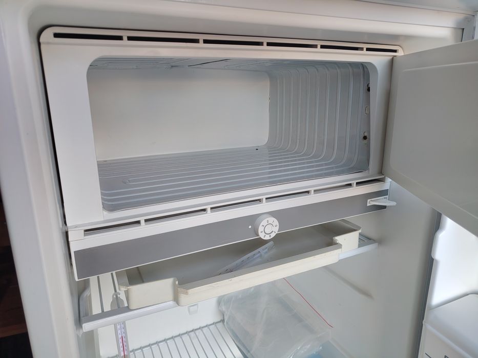 Холодильник Бирюса