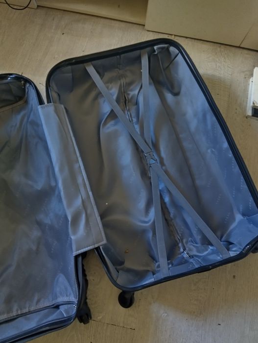 Куфар със заключване