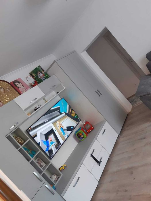 Închiriez apartament cu 3 camere