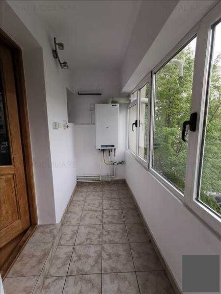 Inchiriez apartament decomandat 3 camere,ultracentral, Ploiesti